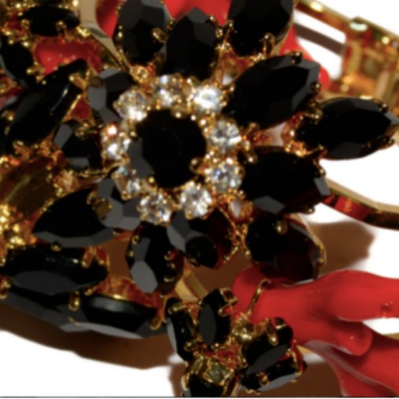 DSQUARED2 Bangle Bracelet Coral & Crystal - Picture 4 of 5